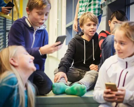 The Scandinavian nation to Enforce National Mobile Phone Restriction in Schools